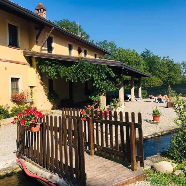 Agriturismo Helianthus Oleggio Eksteriør billede