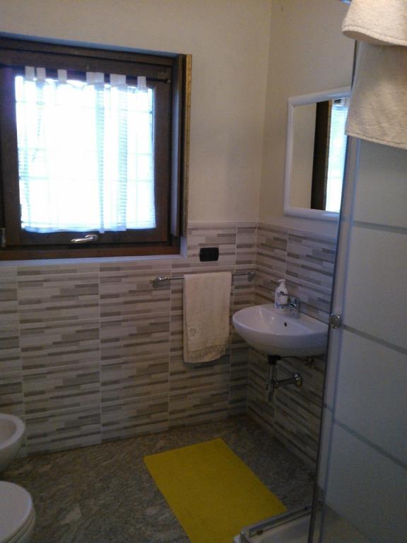 Agriturismo Helianthus Oleggio Værelse billede